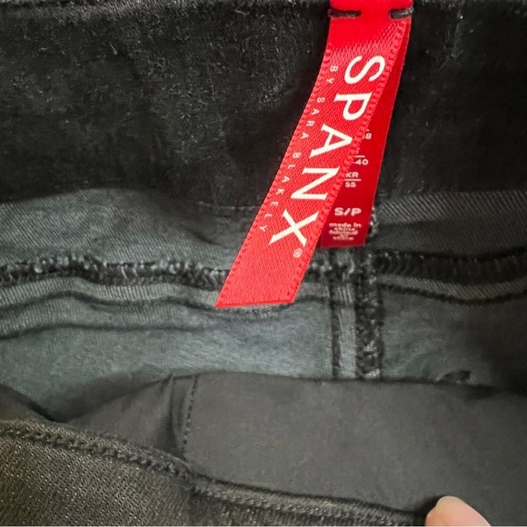 SPANX Vintage Black Distressed Ankle Skinny Jeans Size S NWT - Picture 6 of 11